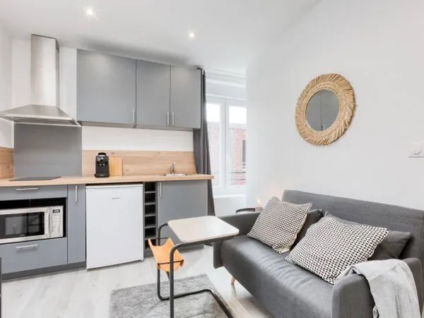 Studio 1 pièce 14 m² 