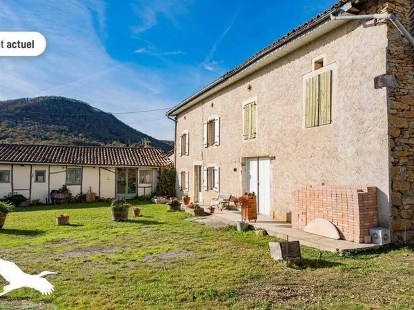 Maison 8 pièces 234 m² 