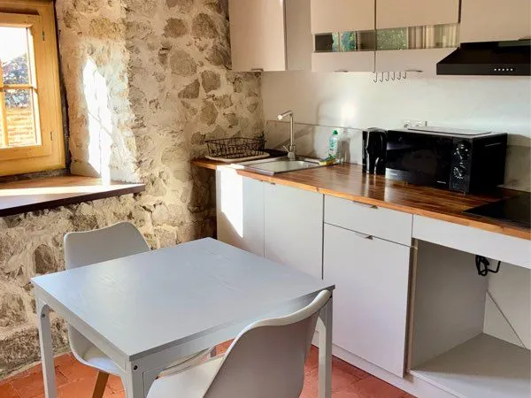 Charmant studio équipé charges comprises 