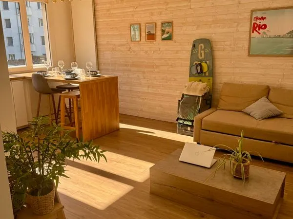 GRENOBLE - QUARTIER AIGLE - BEAU T3 RÉNOVÉ - 53 m2 - LUMINEUX - 4e ÉTAGE AVEC ASCENSEUR 