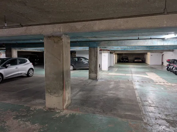 Parking 12 m² 