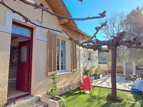 Maison de plain-pied 7 pièces 131 m² 
