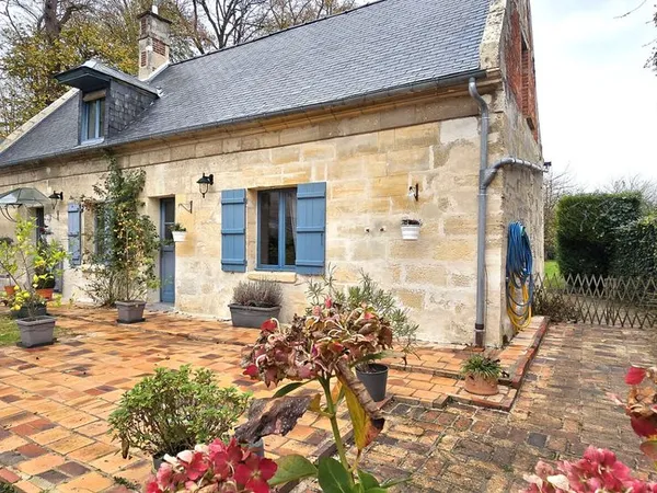 Propriété 11 pièces 243 m² 