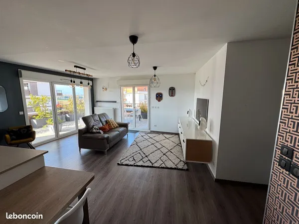 T4 - 93,5 m² - Terrasse 32 m² - 2 garages + cave - Résidence de standing BBC 