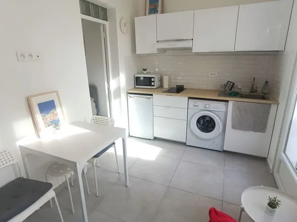 Location studio Meublé T1/2 24 M2 au Vallon des Auffes 