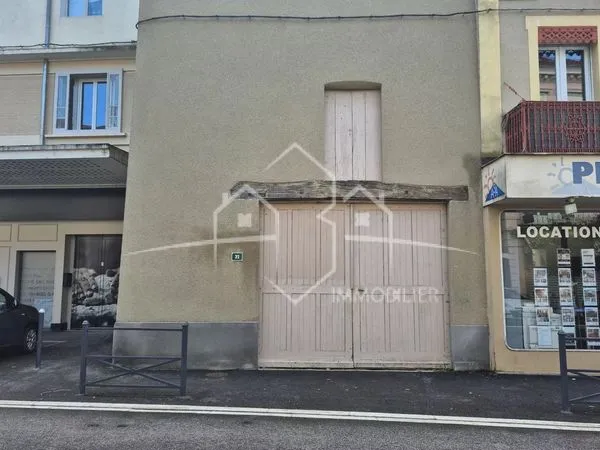 Parking/box 1 pièce 110 m² 