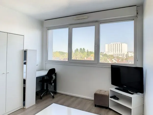 Studio meublé et équipé 