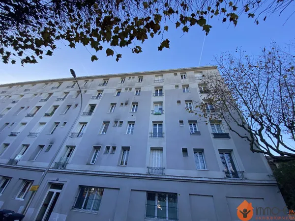 Studio 1 pièce 16 m² 