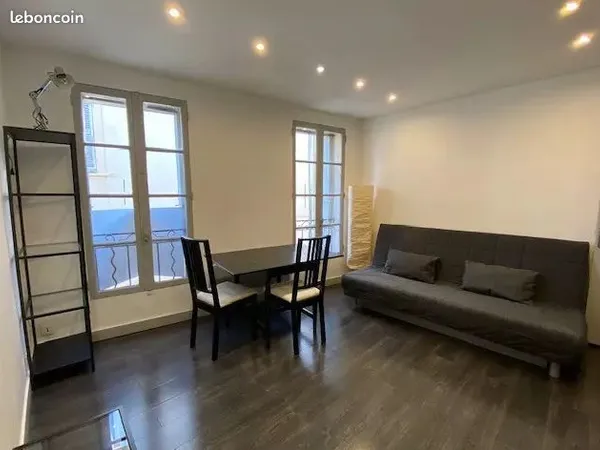 Studio 1 pièce 23 m² 