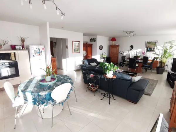 Appartement 3 pièces 84 m² 