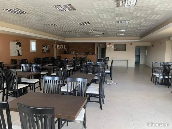 Local restaurant 491 m² 