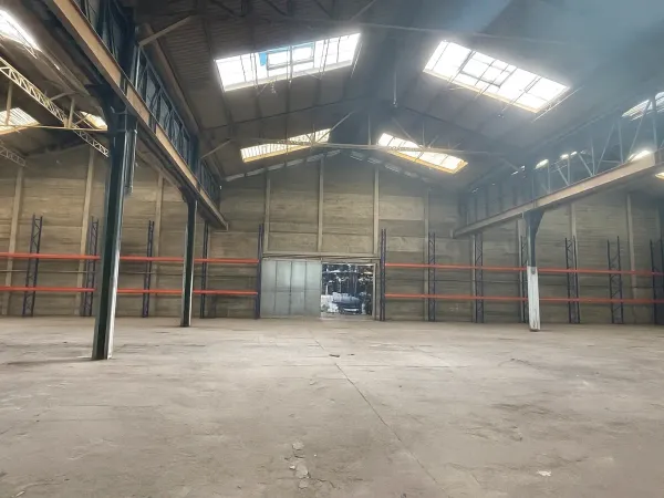 Entrepôt spacieux et polyvalent - 2000 m2 - Marseille 