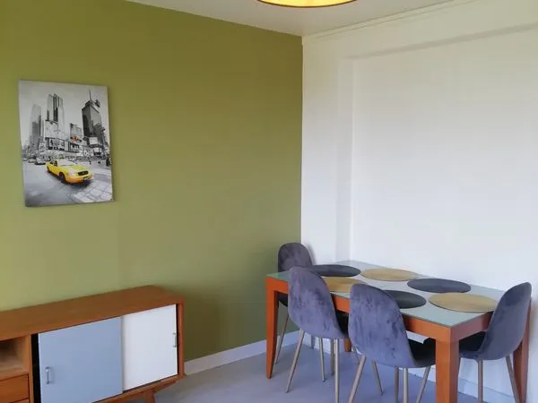 Appartement meublé 2 chambres avec balcon proche place du 8 mai 