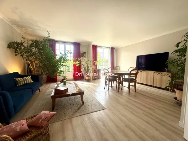Élégant appartement 5 pièces et 2 places de parking 
