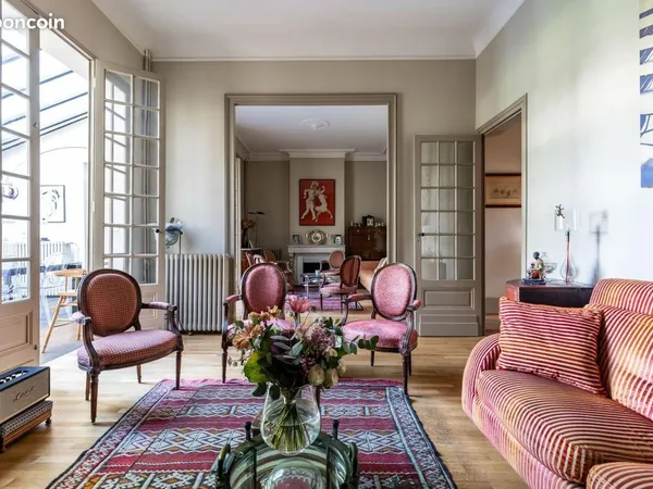 Maison 8 pièces 225 m² 