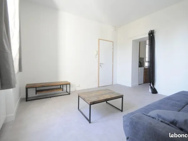Studio 1 pièce 26 m² 