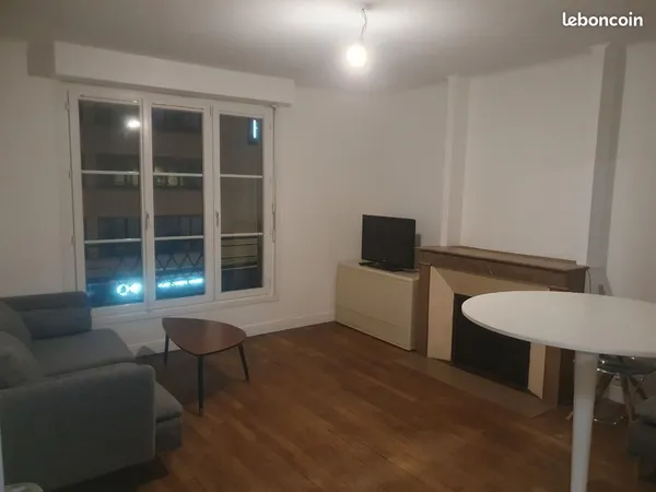 Appartement traversant 62 m² • 2 ch • DPE D/D • Proche Prairie 