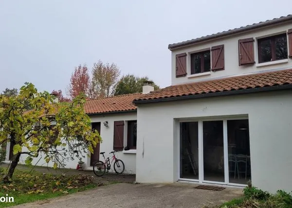 Maison 12 pièces 254 m² 