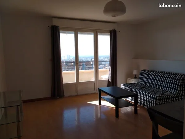 Studio meublé vue dégagée 