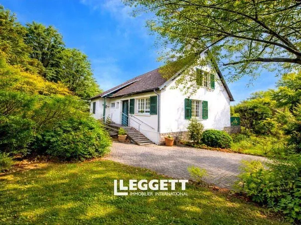 Maison 22 pièces 204 m² 