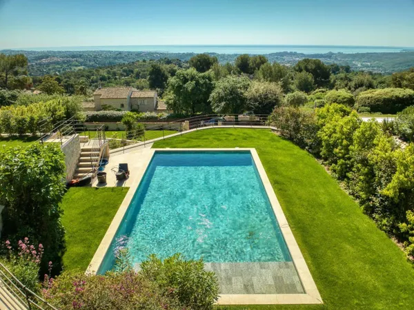 Villa 6 pièces 300 m² 