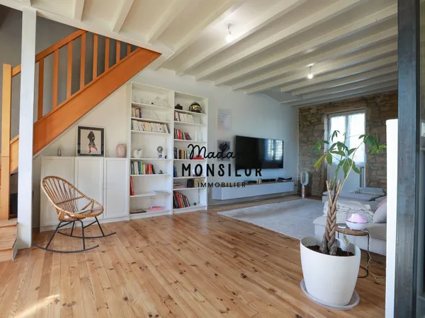 Maison de village en pierres avec prestations haut de gamme 