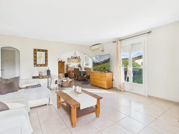 MAISON F4+F2 A VENDRE A MEZZAVIA 