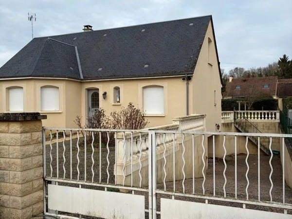 Maison dans le bourg 