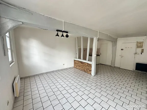 Studio 1 pièce 27 m² 
