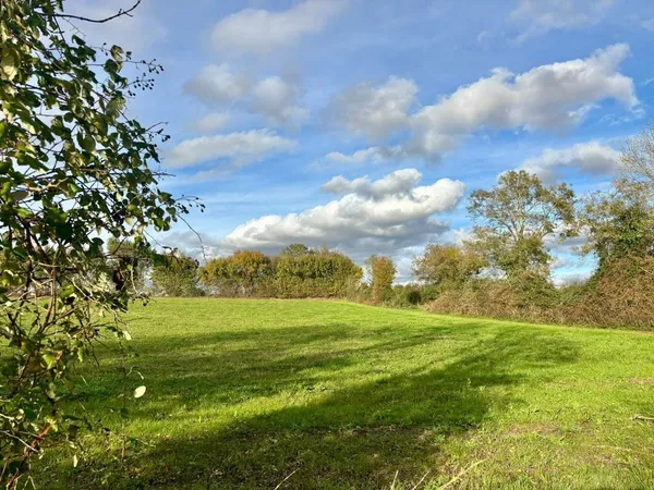 Terrain à bâtir de 350m² 