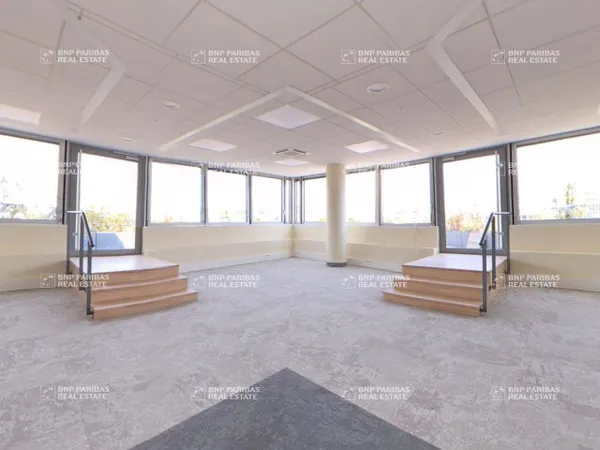 Bureaux 6 pièces 1240 m² 