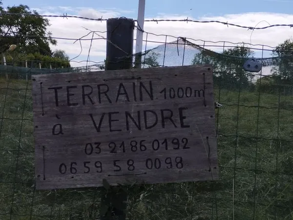 TERRAIN 1000 m² 