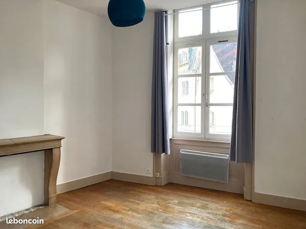 Studio 1 pièce 24 m² 