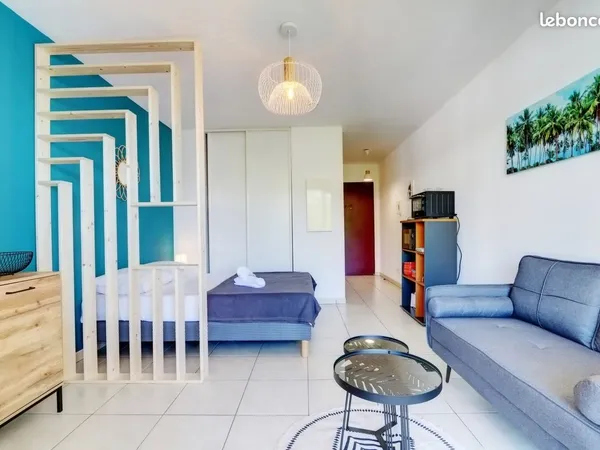 T1 Cosy centre ville SAINT DENIS 