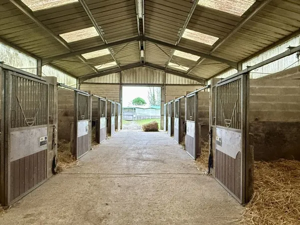 Ecurie 21 box à vendre-Secteur PROVINS-77 