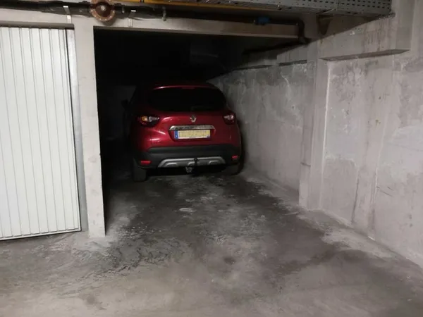 30. GARD. NIMES. Garage/box en sous-sol dans résidence sécurisée avenue JEAN JAURES 