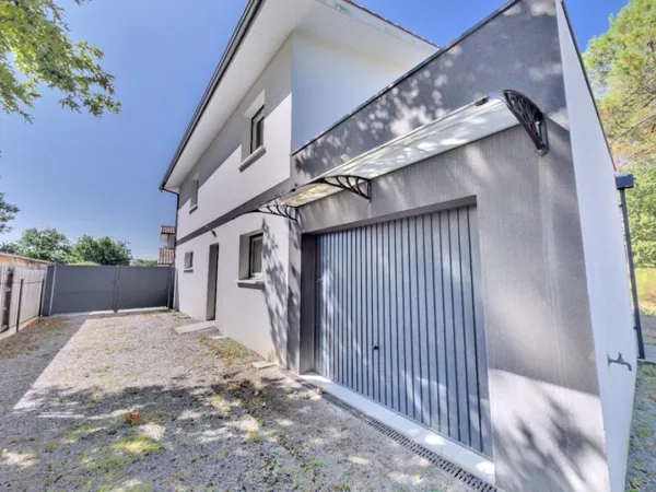 Cadre naturel Maison 2019 sur 1280 m² 