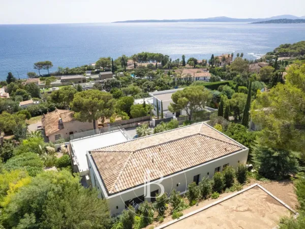LOCATION SAISONNIERE - GOLFE DE SAINT-TROPEZ / LES ISSAMBRES - P 