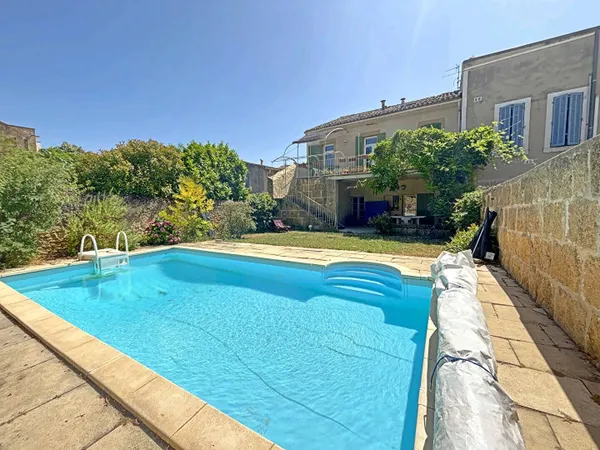 Maison 8 pièces 213 m² 