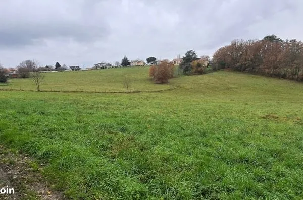 Terrain 2400 m² 