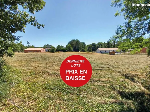 Terrain constructible 1 324 M2 - Montguyon 