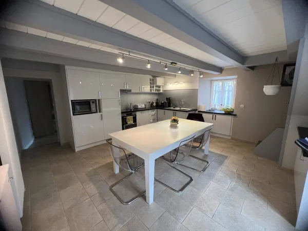 Maison 7 pièces 311 m² 