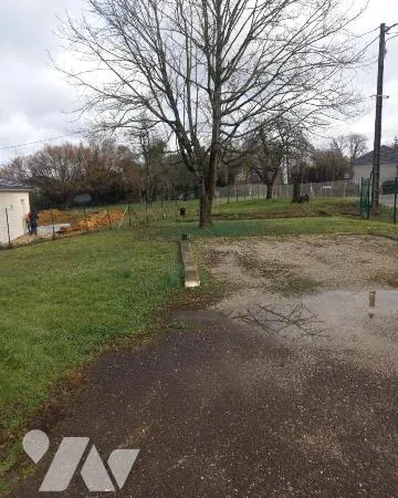 Terrain 817 m² 