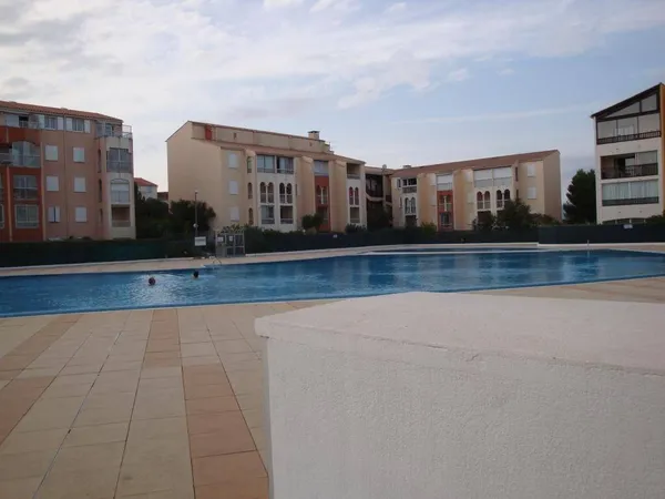 Studio 1 pièce 25 m² 