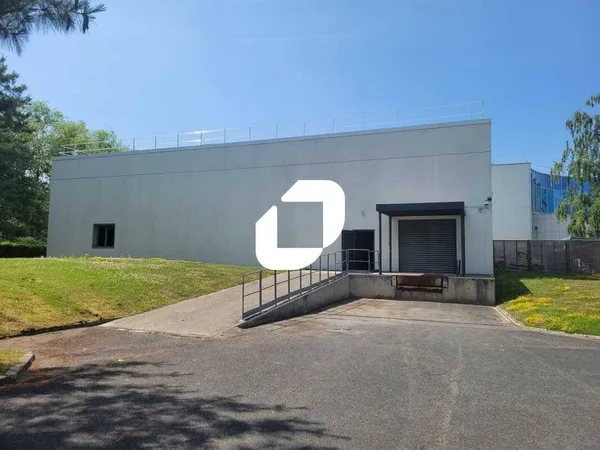 Local d'activité 405 m² 