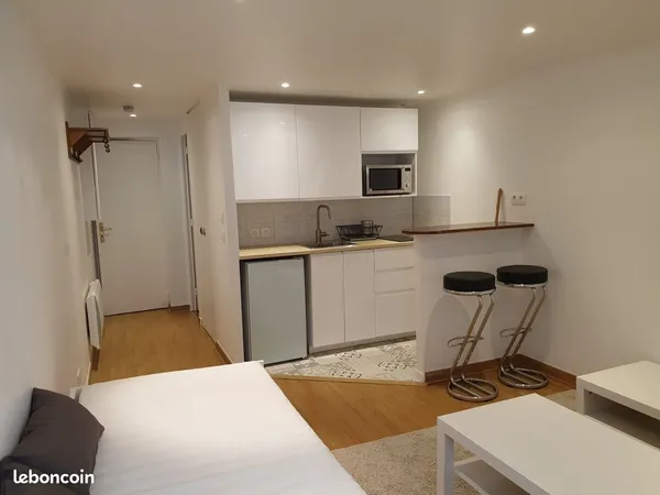 A louer studio meublé 20m2 dans centre de Meulan en Yvelines 