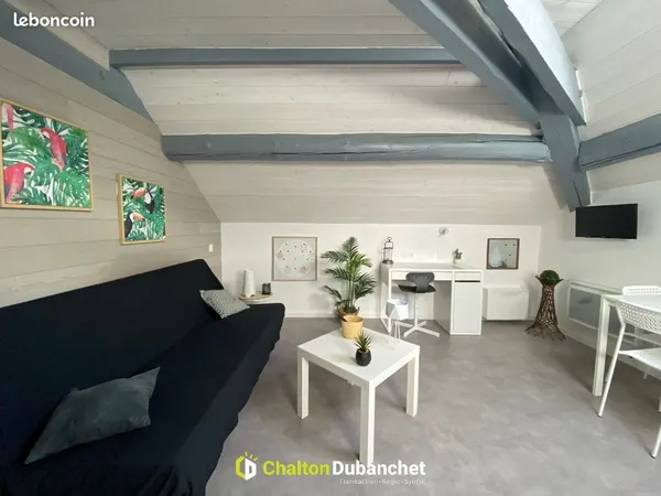 Studio 1 pièce 15 m² 
