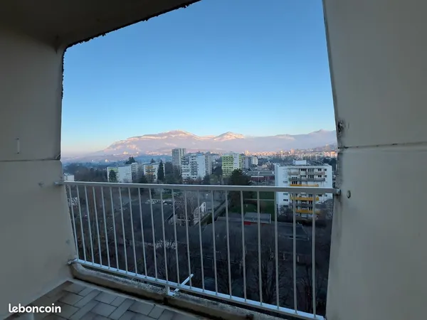 À VENDRE : Appartement T4 lumineux avec vue dégagée sur les montagnes - Dernier étage - Quartier 