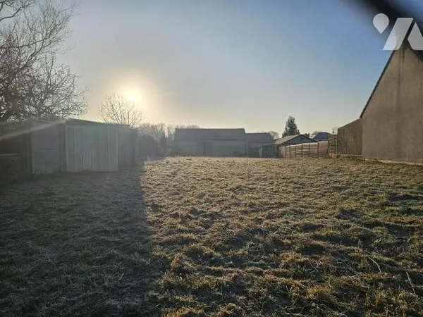 Terrain 585 m² 