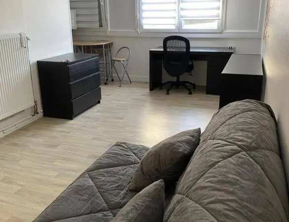 Studio 1 pièce 25 m² 